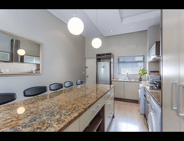 2 BEDROOM APARTMENT RENTED IN CENTURY CITY